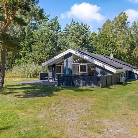 Holiday home Rathulf - 700m From The Sea By Interhome