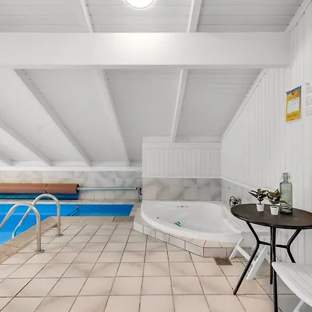 Rathulf - 700m From The Sea By Interhome Feriehus *